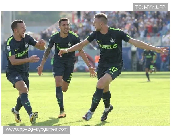 国际米兰—什克里尼亚尔头球摆渡制造进球